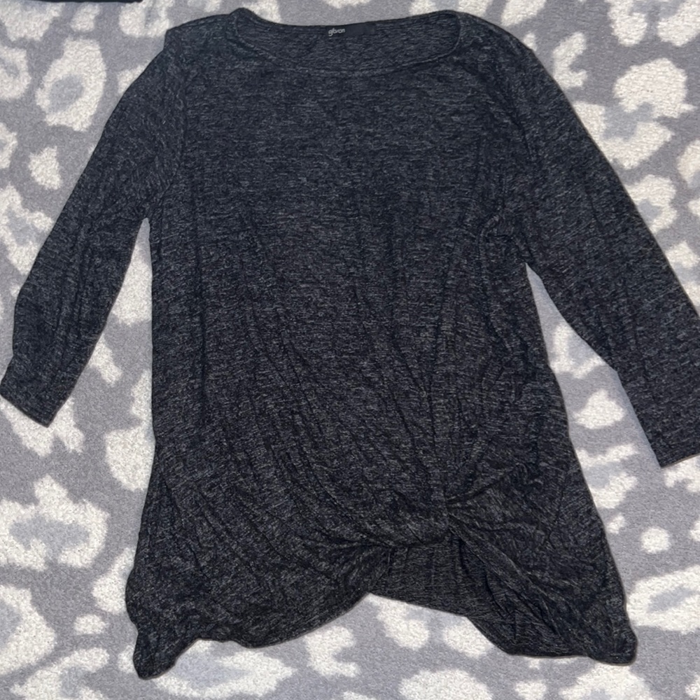 3/4 sleeve shirt.